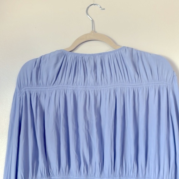 Universal Thread Blue Top with Elegant V-Neck and Gathered Details Size Large - Picture 6 of 7